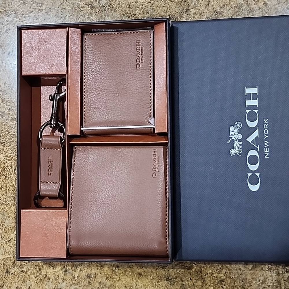 NWT Coach Men's Brown Wallet Gift Set